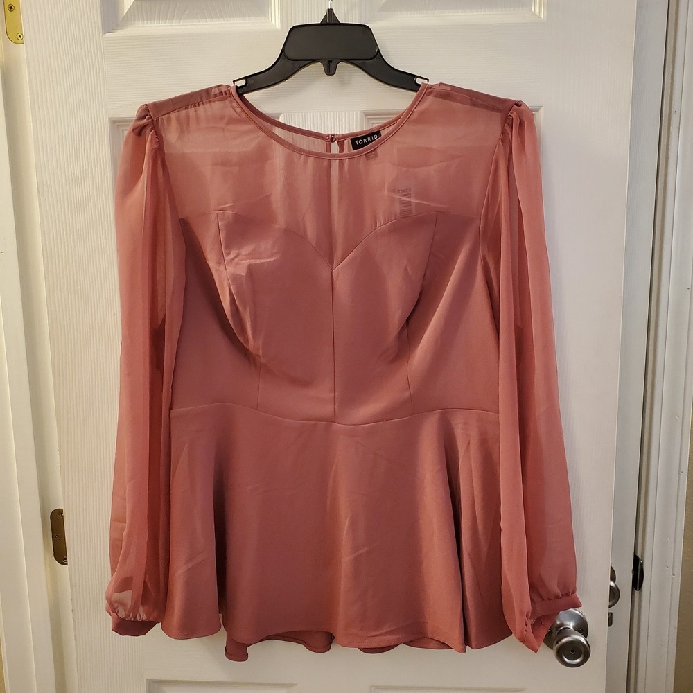 Torrid sz 3X rose peplum top long sheer slv NWT‎ casual feminine party going out